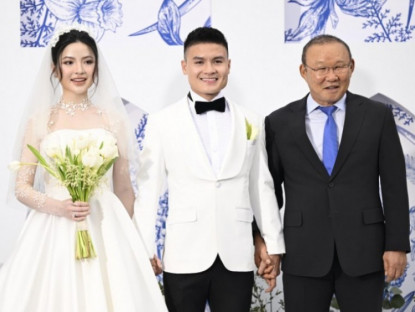 Giải trí - HLV Park Hang Seo tới đám cưới Quang Hải, cô dâu đeo vàng nặng trĩu