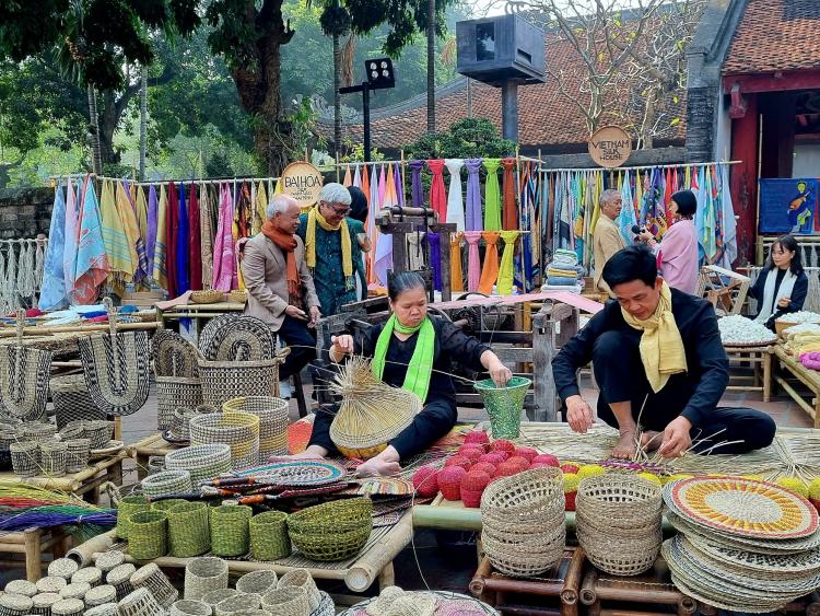 Trưng bày Quà tặng của nhân gian: Hội tụ nhiều nghệ nhân cùng những sáng tạo độc đáo