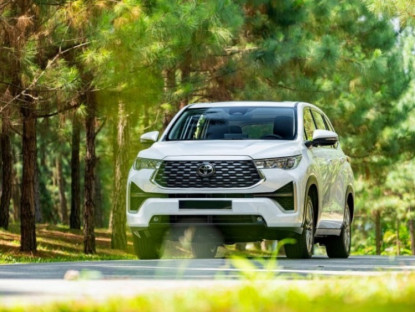 Video - So sánh Toyota Veloz Cross và Innova Cross: Đối thủ cân tài cân sức?