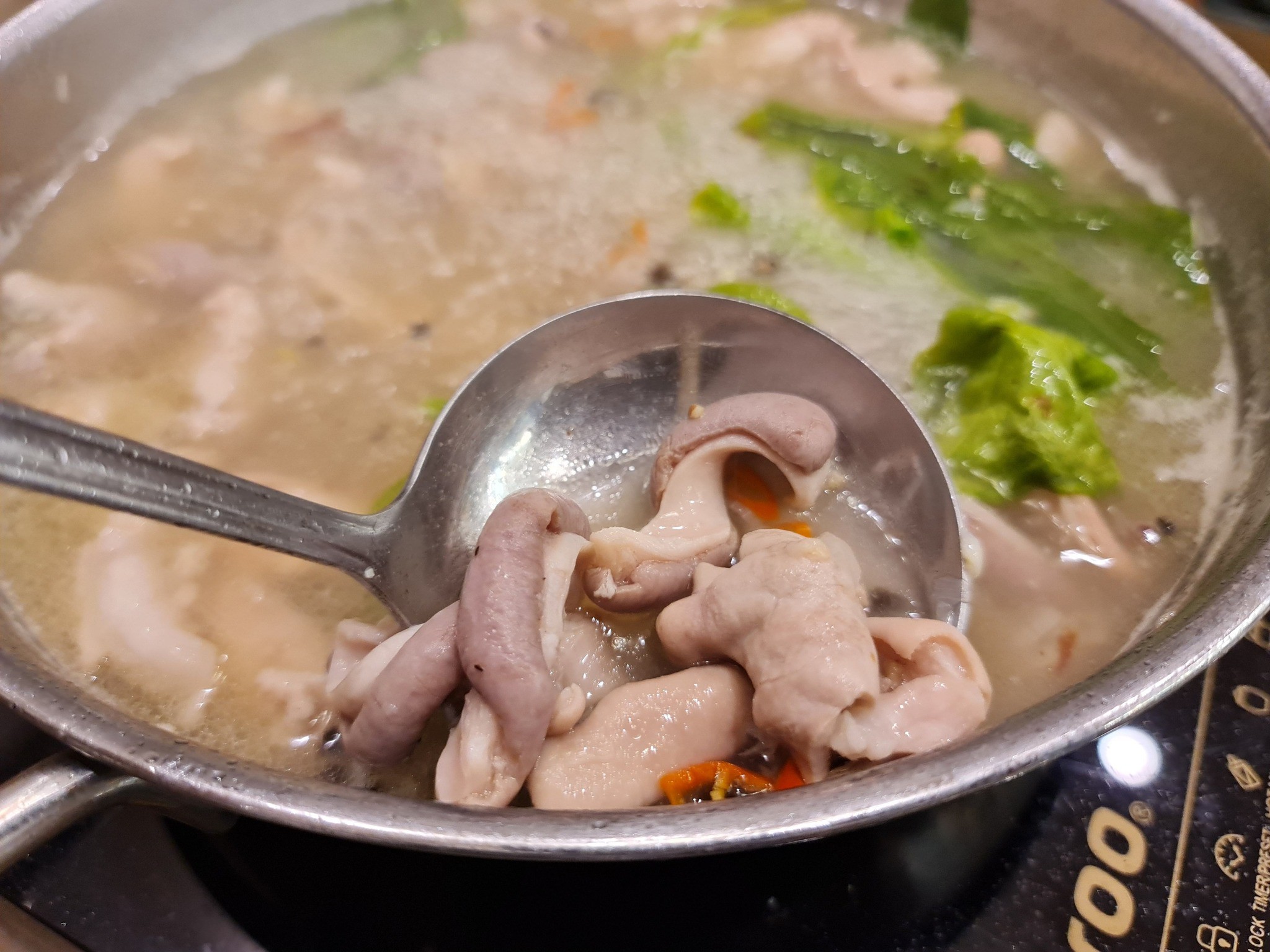 Không chờ đến ngày 8/3, anh chồng vào bếp nấu cơm cho vợ suốt 365 ngày - 6