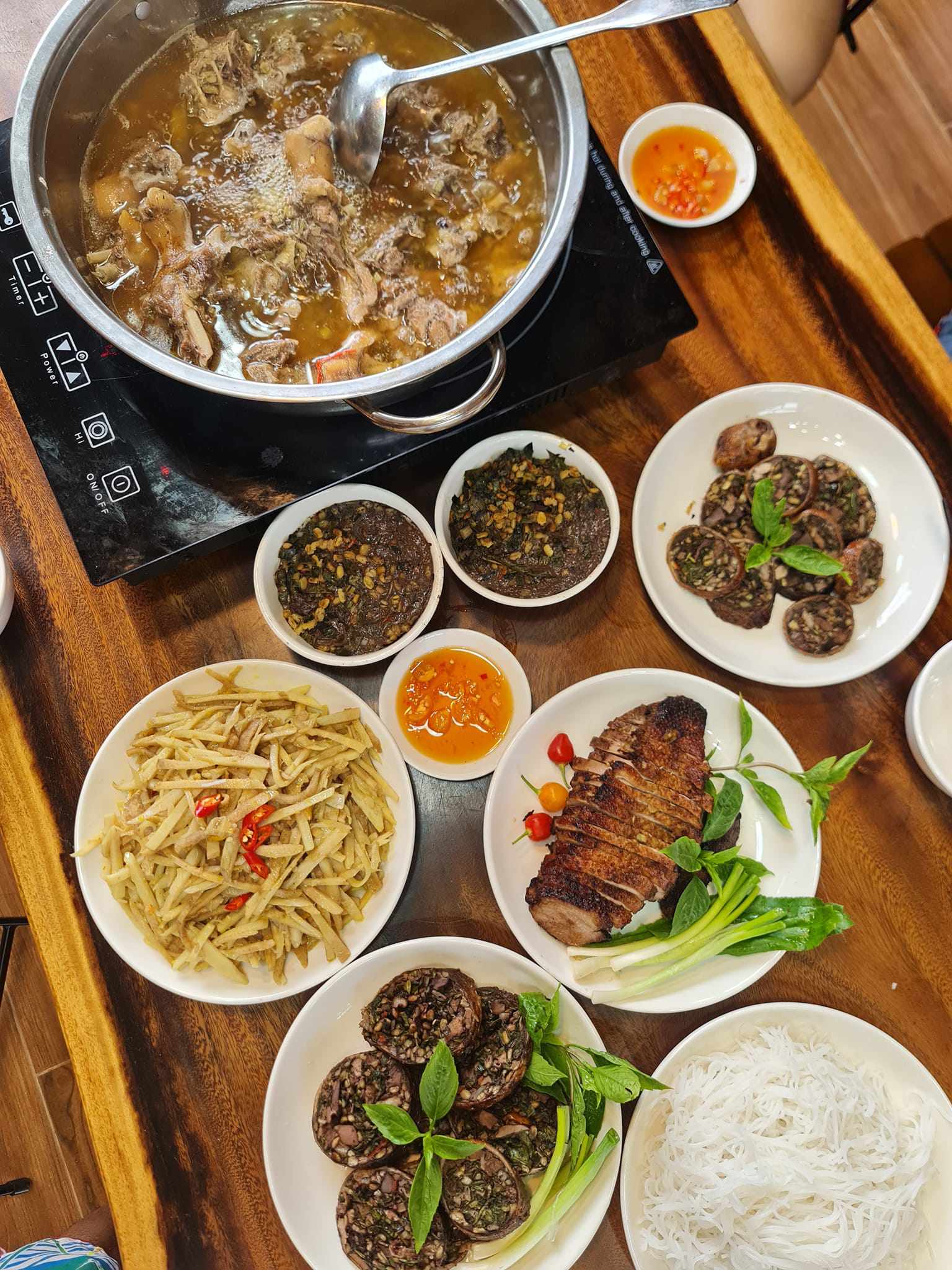 Không chờ đến ngày 8/3, anh chồng vào bếp nấu cơm cho vợ suốt 365 ngày - 2