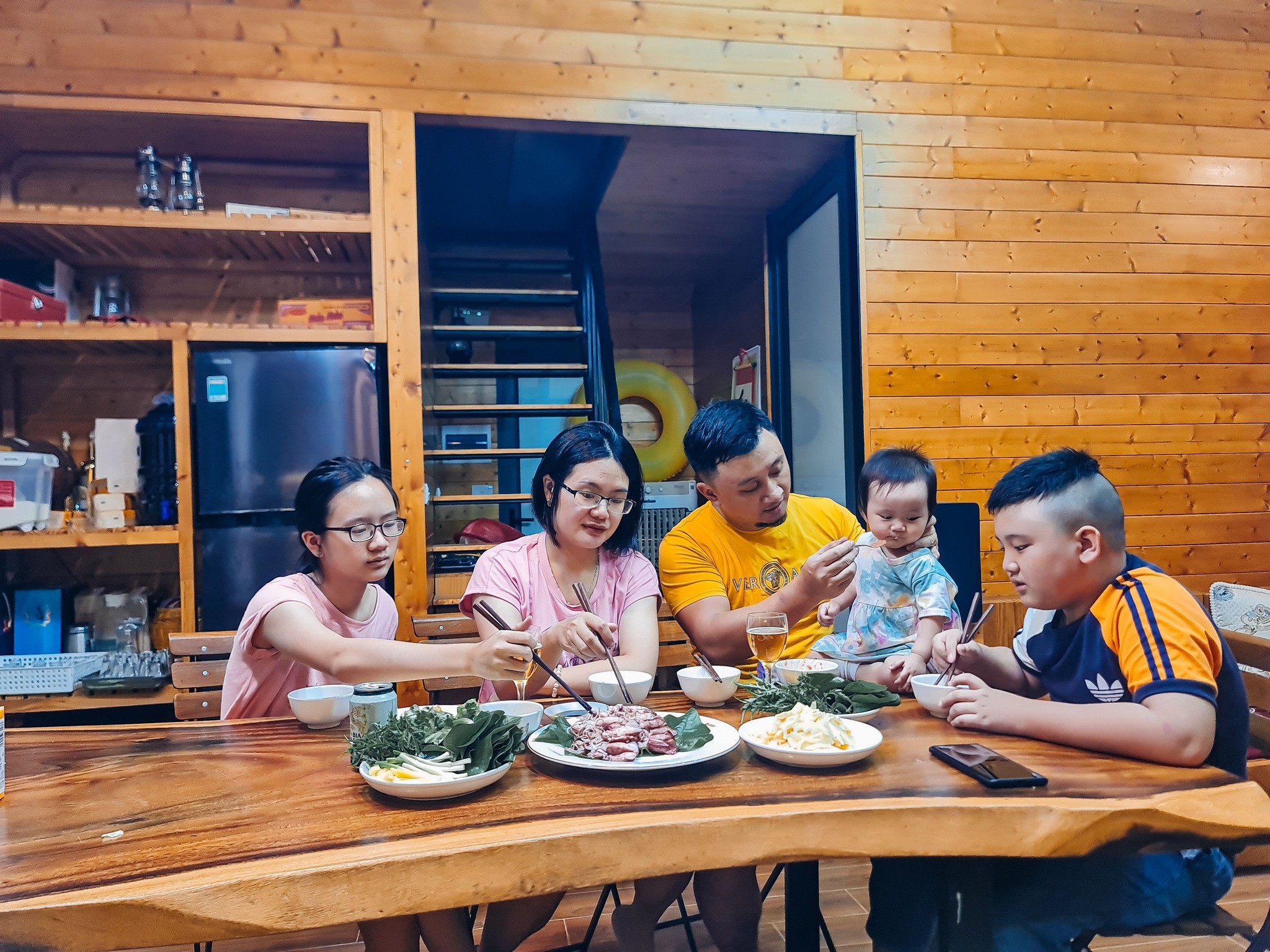Không chờ đến ngày 8/3, anh chồng vào bếp nấu cơm cho vợ suốt 365 ngày - 1