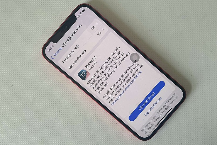 Apple phát hành iOS 18.3.2, người dùng iPhone cần cập nhật ngay - 2