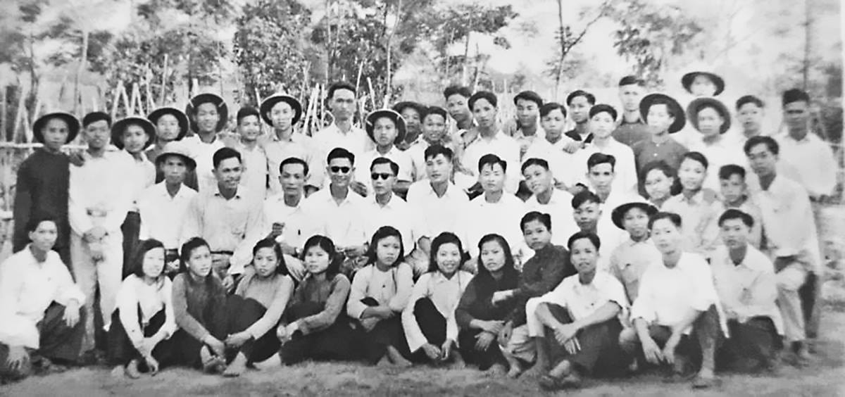 Truyện ký: Tôi đi học trường huyện - 1