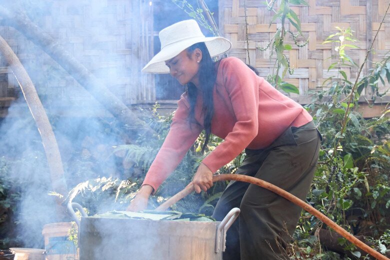 Nhà &#34;Hoa hậu nghèo nhất Việt Nam&#34; gói 400 đòn bánh tét, hết 2 tạ gạo, 25kg thịt - 14