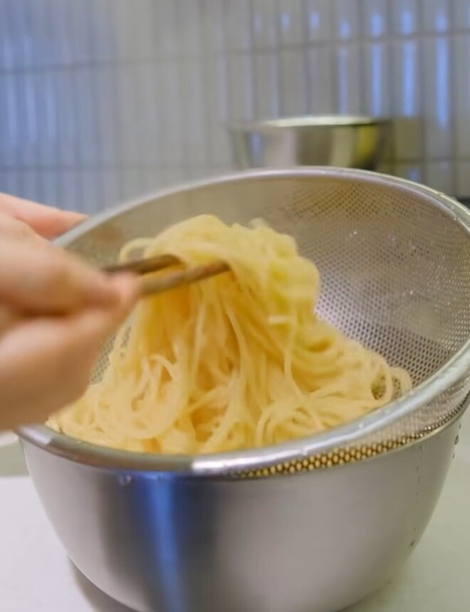 Làm mì spaghetti như cách của &#34;mẹ 3 con&#34; Phạm Quỳnh Anh, em nhỏ nào cũng sẽ thích mê muốn ăn hoài - 6