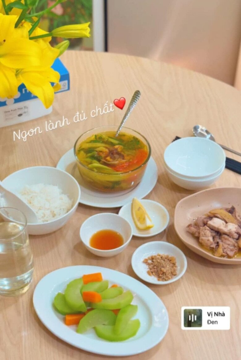 MC Mai Ngọc mang bầu được mẹ ruột bồi bổ tận giường, giúp việc nấu nhiều bữa ăn ngon - 12