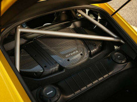 Porsche tiếp tục sử dụng động cơ xăng cho dòng xe Boxster và Cayman