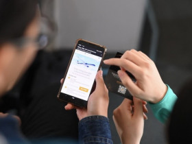 Những chuyến bay nào tại Việt Nam đã có Internet vệ tinh, giá cước ra sao?