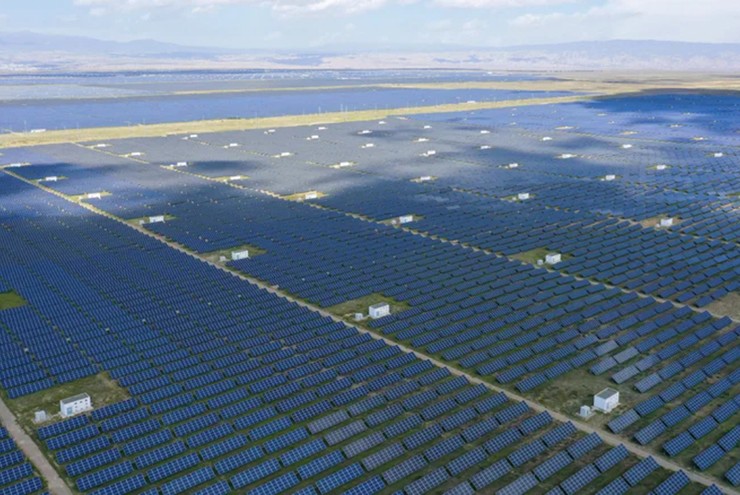 Siêu dự án điện mặt trời của Trung Quốc tạo ra hiệu ứng ít ai ngờ - 1