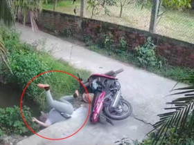 Clip: Bất chấp say rượu vẫn cố lái xe, người đàn ông ngã lộn nhào xuống mương