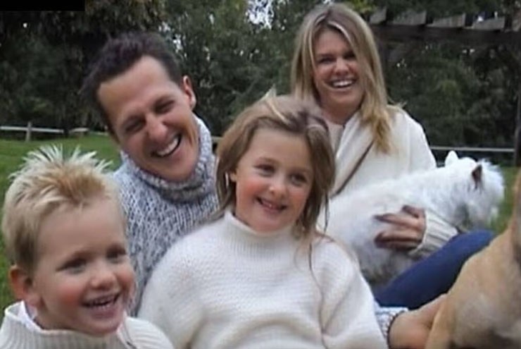 Huyền thoại tốc độ Schumacher sống bí ẩn suốt 12 năm, con gái hé lộ bức ảnh hiếm - 1