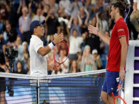 Tay vợt số 1 của Mỹ gây phẫn nộ vì chế giễu đối thủ, 