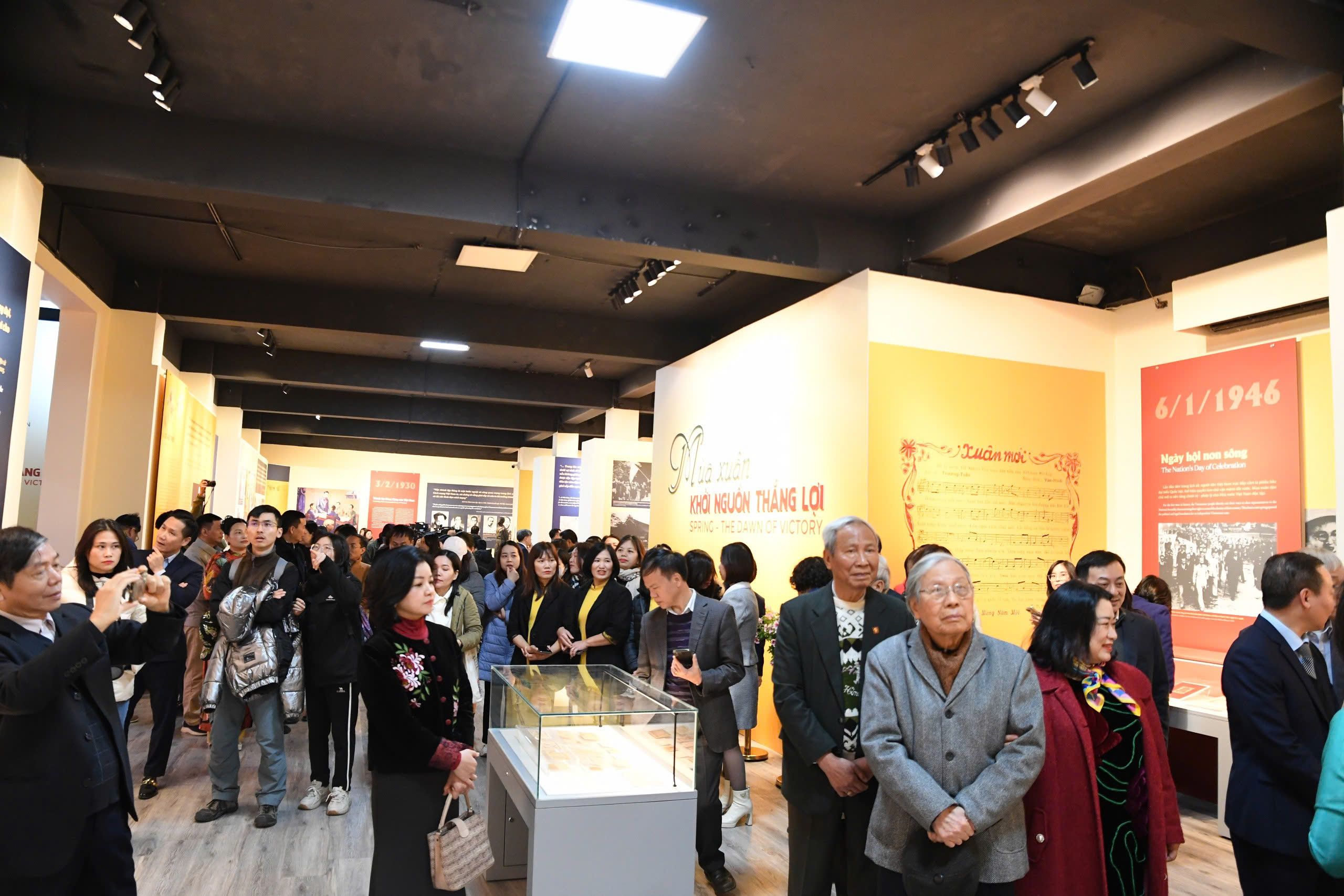Trưng bày hơn 150 hình ảnh, tài liệu, hiện vật gắn với những mùa xuân lịch sử của dân tộc - 3