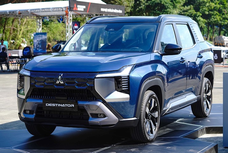 Mitsubishi, Hyundai, Toyota tung quân bài 7 chỗ những ngày cuối năm - 1