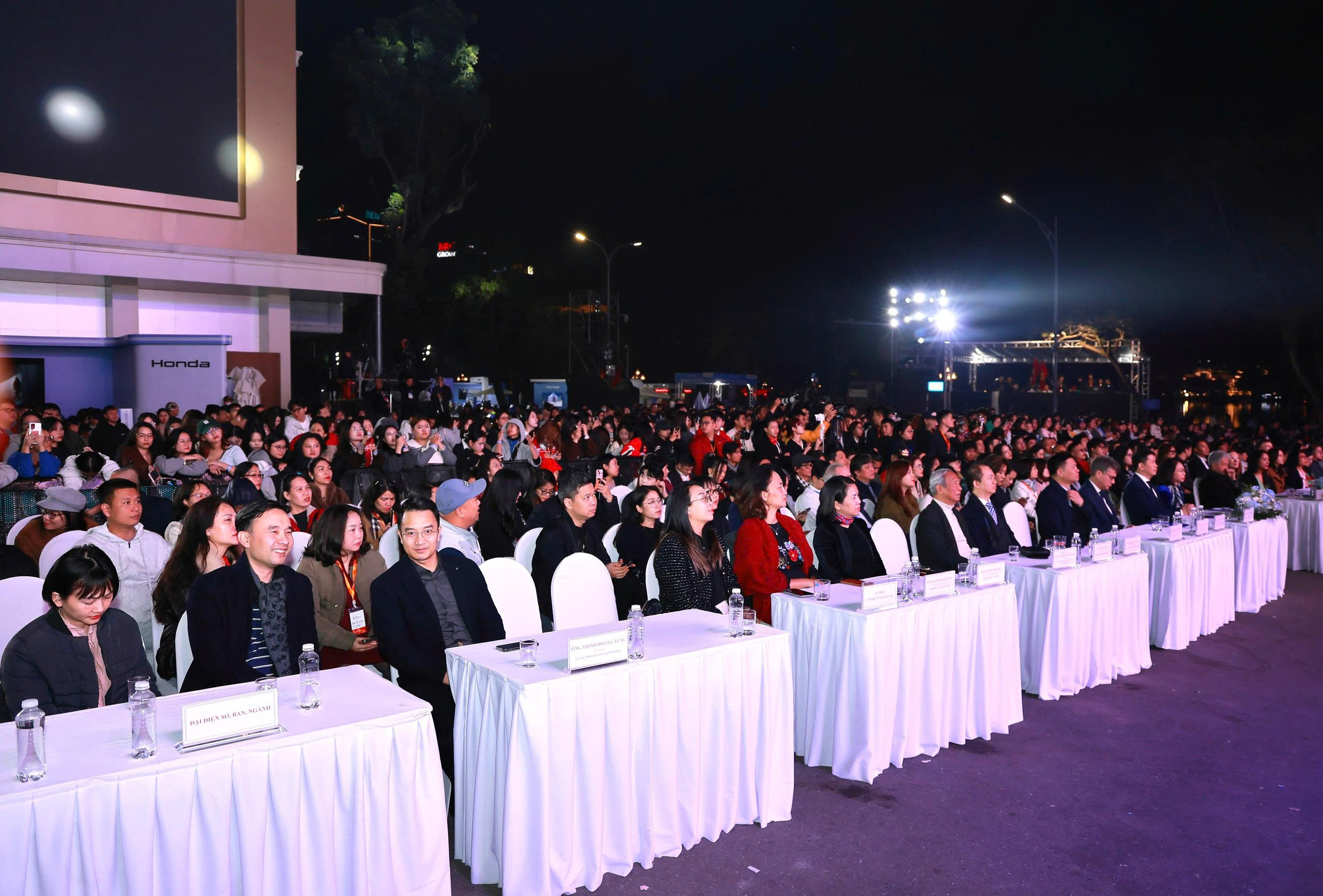 Chương trình “Tụ hội Sáng tạo” - Hành trình đến Lễ hội Thiết kế Sáng tạo 2026 - 1