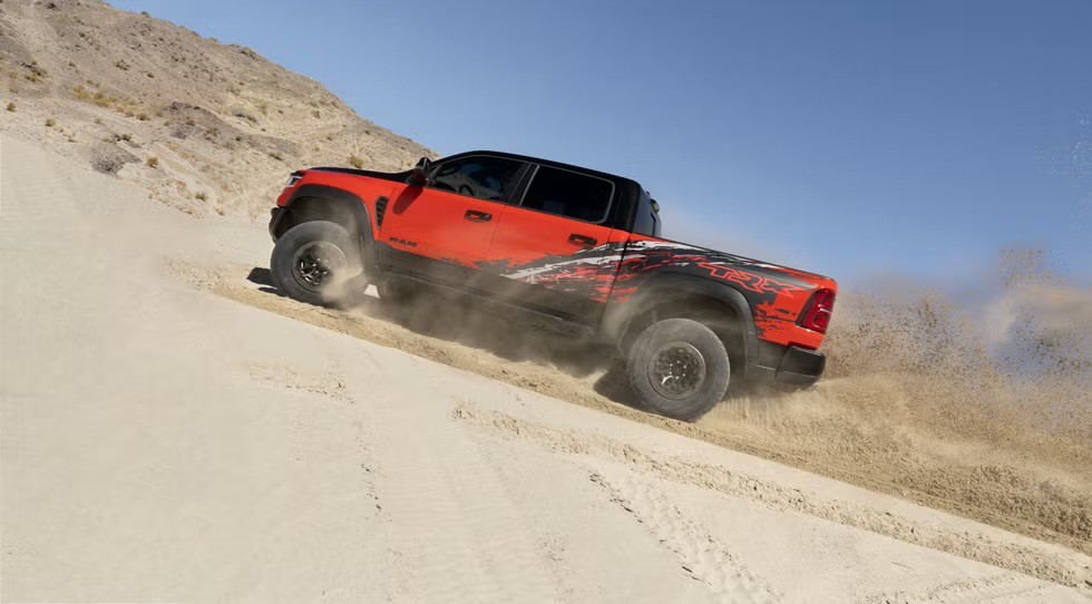 RAM 1500 TRX tái sinh với khối động cơ khủng 777 mã lực - 3