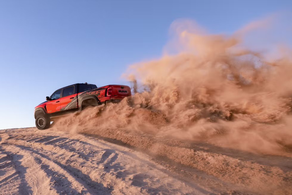 RAM 1500 TRX tái sinh với khối động cơ khủng 777 mã lực - 4