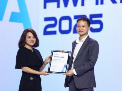Thông tin doanh nghiệp - Điện máy Gia dụng Hòa Phát “ẵm” cú đúp tại Tech Awards 2025