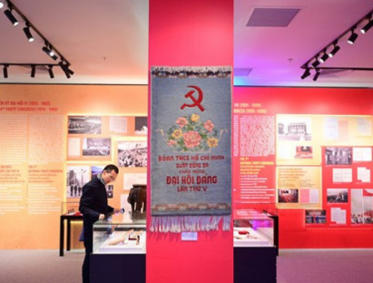 Tin Tức - Giới thiệu hơn 200 tài liệu, hình ảnh, hiện vật quý giá tại triển lãm “Đảng Cộng sản Việt Nam - Từ Đại hội đến Đại hội”