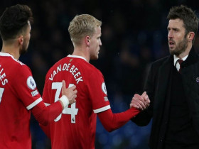 Carrick cam kết biến MU thành đội bóng tấn công, lớn tiếng đe dọa Man City