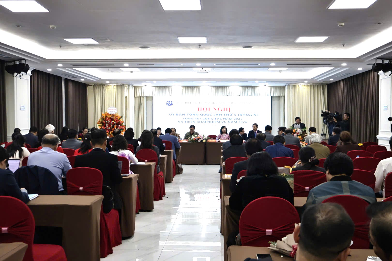 Tổng kết một năm sáng tạo và mở ra những định hướng mới cho văn học nghệ thuật - 1