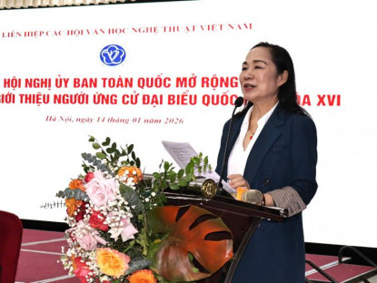 Tin Tức - Giới thiệu NSND Trịnh Thúy Mùi ứng cử đại biểu Quốc hội khóa XVI