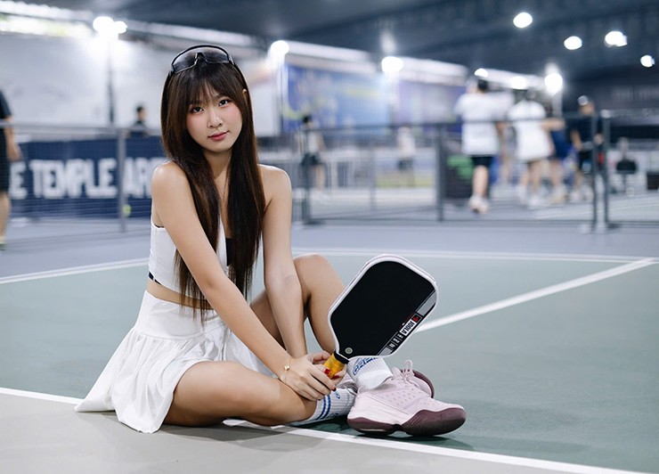 Nàng Kim “vén váy" thích Văn Khang, hot girl Châu Mòe dự đoán trận U23 VN - U23 UAE - 1