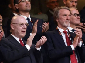 Tỷ phú Ratcliffe rao bán Nice ở Ligue 1, nhà Glazer họp bàn tương lai MU