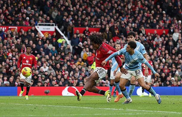 MU đại thắng derby: Thế áp đảo thật sự, Man City buông sớm cuộc đua vô địch? - 3