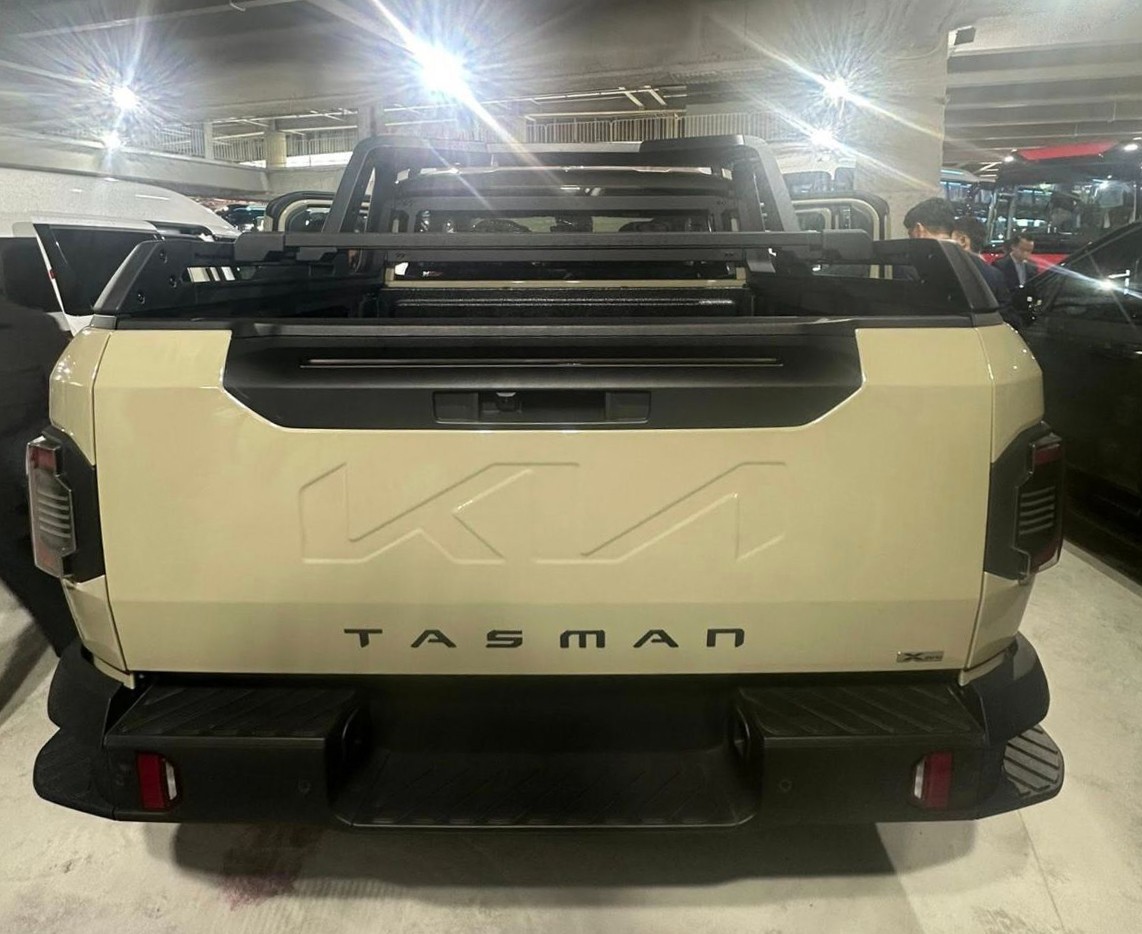 Xe bán tải Kia Tasman xuất hiện tại nhà máy ở Việt Nam - 2