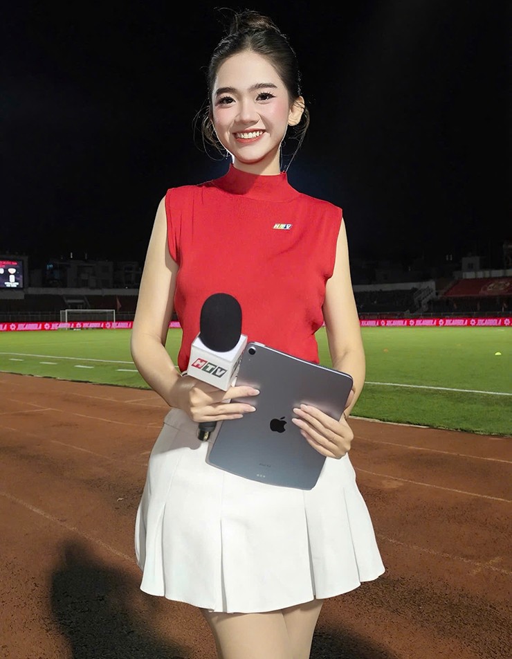 Người đẹp bi-a nhảy gợi cảm ăn mừng U23 Việt Nam vào bán kết, MC Túy Cát mê mẩn Đình Bắc - 3