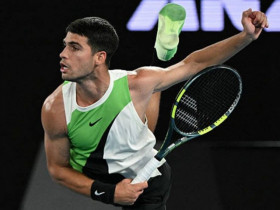 Video tennis Alcaraz - Walton: Thoáng bất ngờ set 2, đẳng cấp lên lưới (Australian Open)