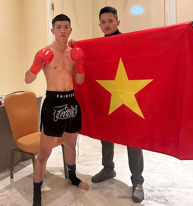 Kiều Duy Quân thắng kịch tính cao thủ Trung Quốc, giành đai vô địch kickboxing chuyên nghiệp - 2