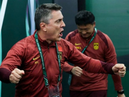 Thể thao - Trực tiếp họp báo U23 Trung Quốc - U23 Việt Nam: HLV người TBN có chiêu gì đấu thầy Kim?