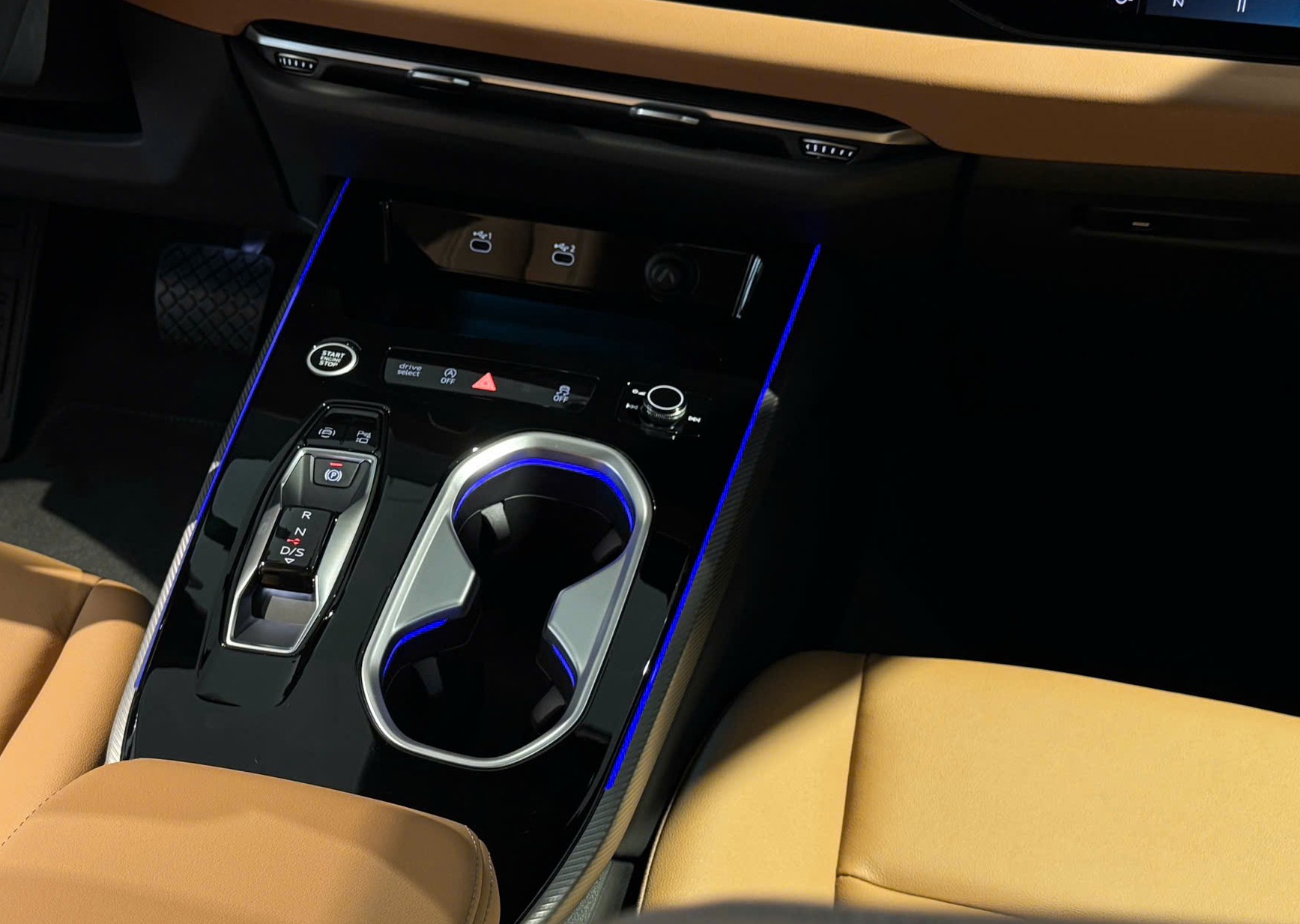 Cận cảnh Audi A6 bản thương mại vừa có mặt tại Việt Nam - 4