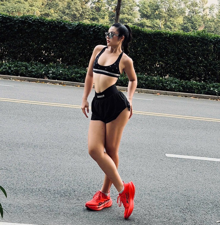 Hot girl gymer lo U23 VN phải đá hiệp phụ, người đẹp Vũ Ngọc Anh ví Đình Bắc như Ronaldo - 5