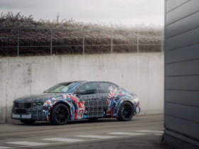 BMW M eDrive thuần điện mới chạy thử trên đường tuyết