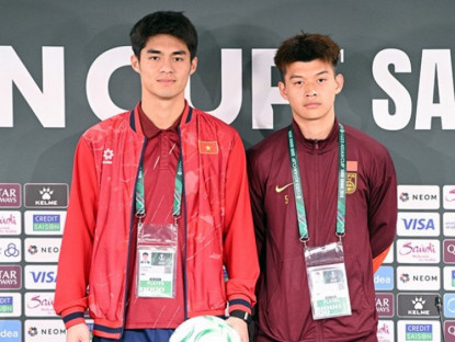 Thể thao - "Người nhện" U23 Trung Kiên đấu Li Hao đáng xem nhất, thầy Kim được ví như Harry Potter