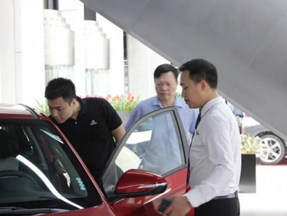 Công nghệ - Tồn kho lớn, nhiều mẫu ô tô giảm giá hàng chục đến hàng trăm triệu đồng