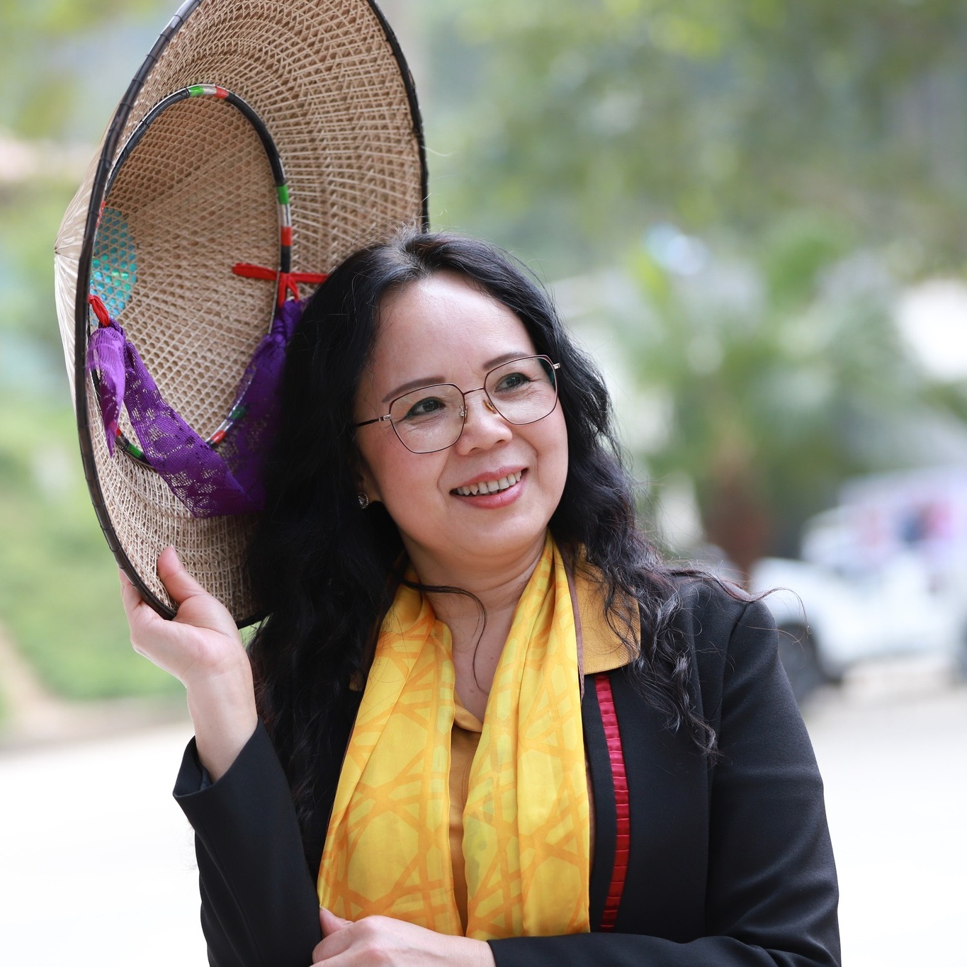 Nhà thơ Nguyễn Thúy Quỳnh và sự dấn thân bền bỉ - 1