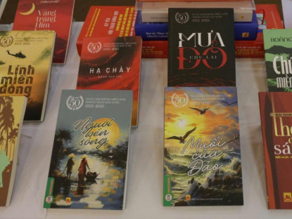 Tin Tức - Kéo dài thời gian thực hiện Chương trình nghiên cứu, tổng hợp, công bố các tác phẩm văn học vì sự nghiệp cách mạng của Đảng