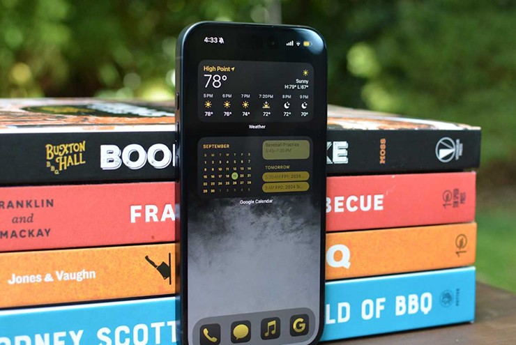 Du Xuân với iPhone 16 Plus màn hình lớn hay thêm tiền cho iPhone 17 nhỏ gọn và hiện đại? - 4