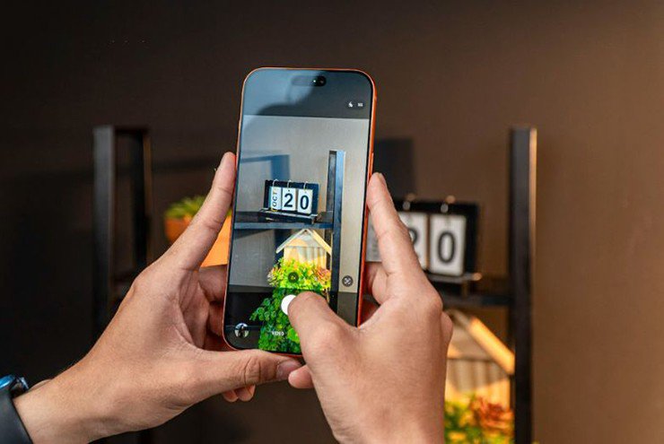 Du Xuân với iPhone 16 Plus màn hình lớn hay thêm tiền cho iPhone 17 nhỏ gọn và hiện đại? - 3