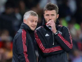 Tin mới nhất bóng đá chiều 25/1: Carrick nói chuyện với Solskjaer trước trận MU - Arsenal