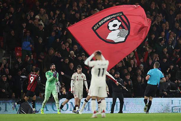 Arne Slot lạc lối ở Liverpool: Học trò bị nghi kháng lệnh, khó trụ quá 2 vòng nữa - 1