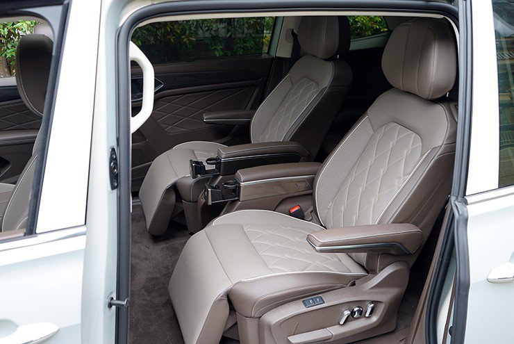 Volkswagen Viloran đạt doanh số ấn tượng tại phân khúc MPV cao cấp - 5