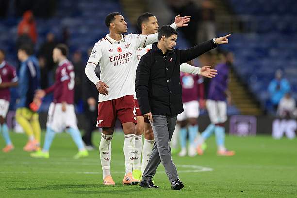 Arsenal đầu bảng nhưng chơi "bóng đá hèn": Arteta tự làm các tiền đạo tịt ngòi - 2