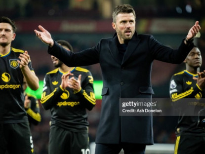 Thể thao - Lạ lùng MU: Carrick cầm quân, thắng lớn và bỗng dưng..."bị" đua ngôi vô địch