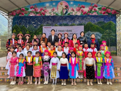 Thông tin doanh nghiệp - Honda Việt Nam triển khai chương trình trao tặng Thư viện Honda và Phòng máy tính cho học sinh Tiểu học